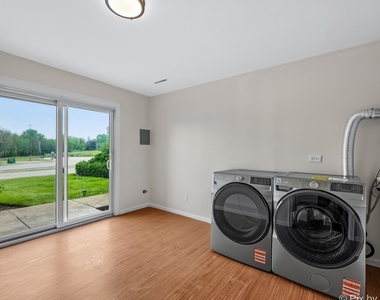 327 E Lake Street - Photo Thumbnail 7