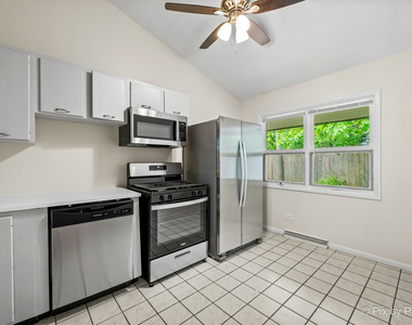 327 E Lake Street - Photo Thumbnail 2