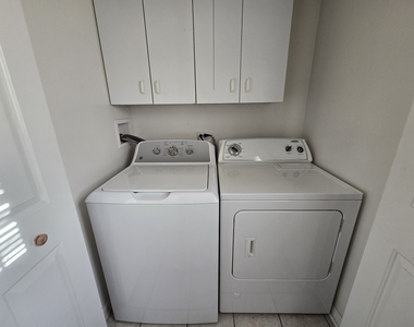 3416 Greenwich Lane - Photo Thumbnail 15