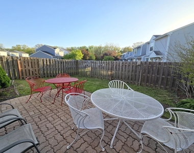 3416 Greenwich Lane - Photo Thumbnail 13
