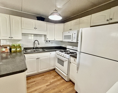 5s070 Pebblewood Lane - Photo Thumbnail 4