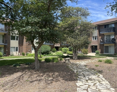 5s070 Pebblewood Lane - Photo Thumbnail 14