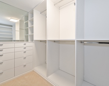 180 E Pearson Street - Photo Thumbnail 17