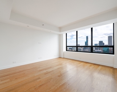 180 E Pearson Street - Photo Thumbnail 19