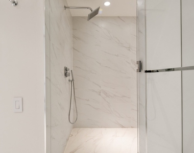 180 E Pearson Street - Photo Thumbnail 15