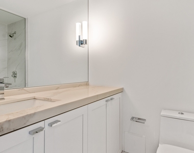 180 E Pearson Street - Photo Thumbnail 20