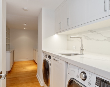180 E Pearson Street - Photo Thumbnail 23