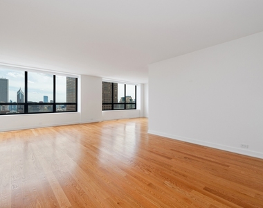 180 E Pearson Street - Photo Thumbnail 3