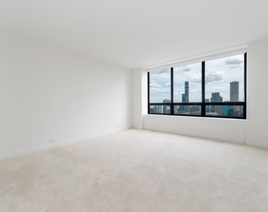 180 E Pearson Street - Photo Thumbnail 12