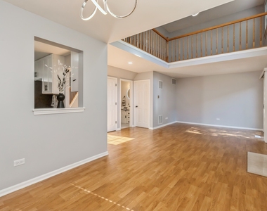 222 Wellington Circle - Photo Thumbnail 1