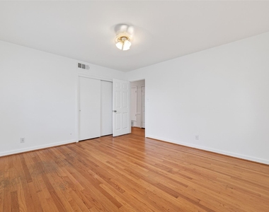 5643 Piping Rock Lane - Photo Thumbnail 32