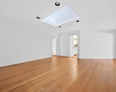 5643 Piping Rock Lane - Photo Thumbnail 14