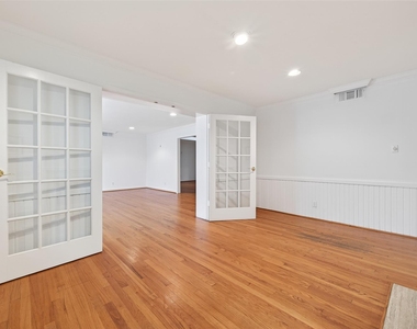 5643 Piping Rock Lane - Photo Thumbnail 9