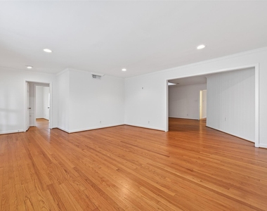 5643 Piping Rock Lane - Photo Thumbnail 8
