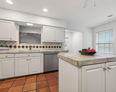 5643 Piping Rock Lane - Photo Thumbnail 20