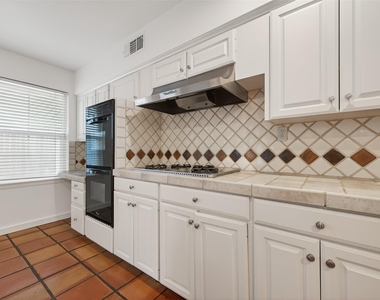 5643 Piping Rock Lane - Photo Thumbnail 21