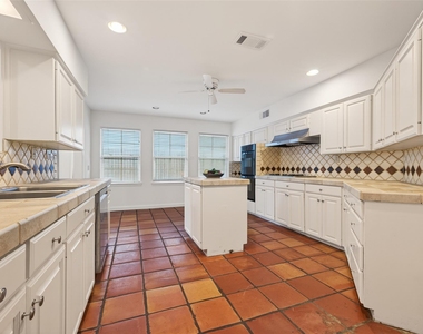 5643 Piping Rock Lane - Photo Thumbnail 17