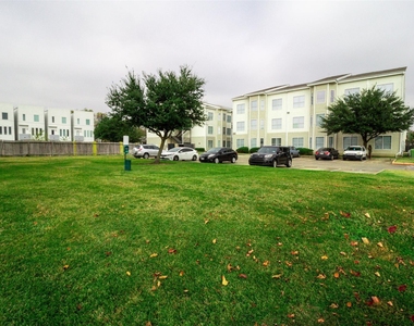 3560 Dixie Drive - Photo Thumbnail 10