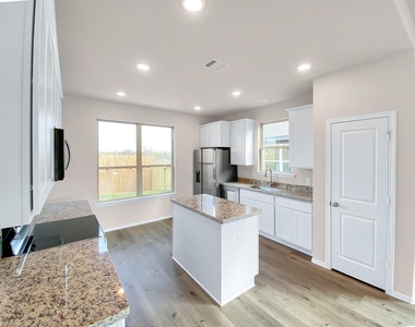 13071 Clearview Drive - Photo Thumbnail 6