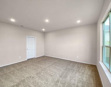 13071 Clearview Drive - Photo Thumbnail 9