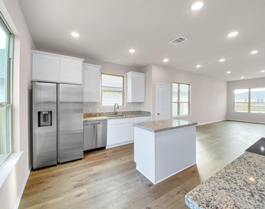 13071 Clearview Drive - Photo Thumbnail 7