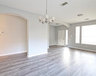 18315 Water Mill Drive - Photo Thumbnail 4