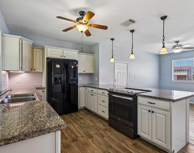 5709 Maco Street - Photo Thumbnail 11