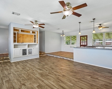 5709 Maco Street - Photo Thumbnail 6