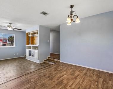5709 Maco Street - Photo Thumbnail 8