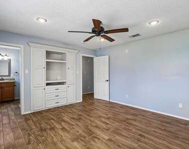 5709 Maco Street - Photo Thumbnail 20