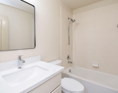 2106 Harmon Crest Court - Photo Thumbnail 30
