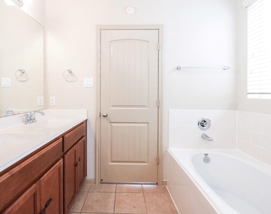 2106 Harmon Crest Court - Photo Thumbnail 22