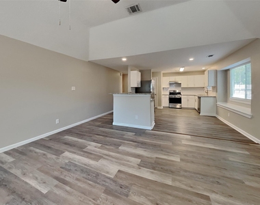 18811 Sandia Pines Drive - Photo Thumbnail 3