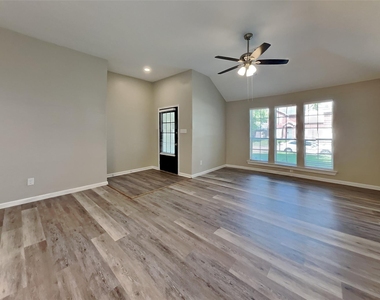 18811 Sandia Pines Drive - Photo Thumbnail 2
