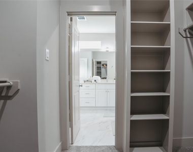 5233 Hillman Street - Photo Thumbnail 19