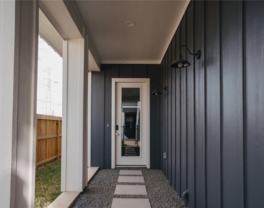 5233 Hillman Street - Photo Thumbnail 1