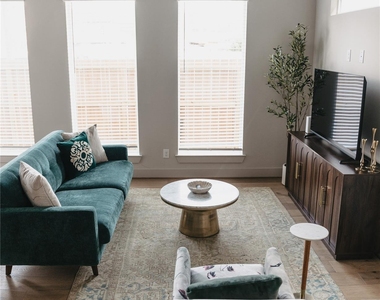5233 Hillman Street - Photo Thumbnail 4
