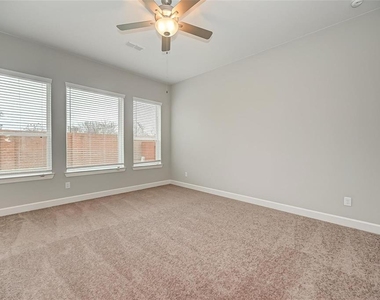 10738 Bridgeport Path Court - Photo Thumbnail 12