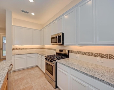 10738 Bridgeport Path Court - Photo Thumbnail 7