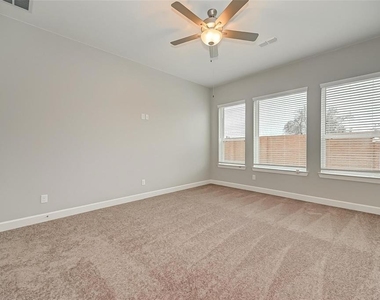 10738 Bridgeport Path Court - Photo Thumbnail 13