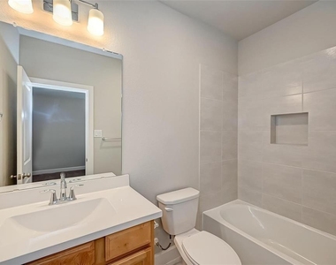 10738 Bridgeport Path Court - Photo Thumbnail 22