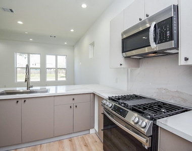 15000 S Richmond Avenue - Photo Thumbnail 8