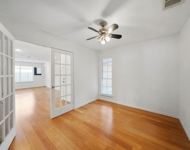1223 Bramblebury Drive - Photo Thumbnail 5