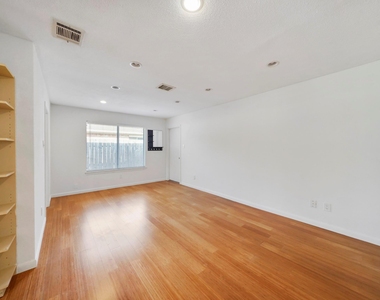 1223 Bramblebury Drive - Photo Thumbnail 2