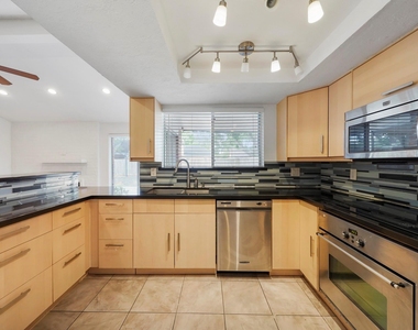 1223 Bramblebury Drive - Photo Thumbnail 12
