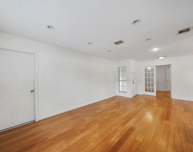 1223 Bramblebury Drive - Photo Thumbnail 3