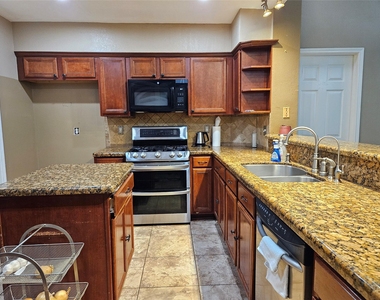 8807 Vista Springs Drive - Photo Thumbnail 7