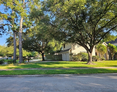 8807 Vista Springs Drive - Photo Thumbnail 19