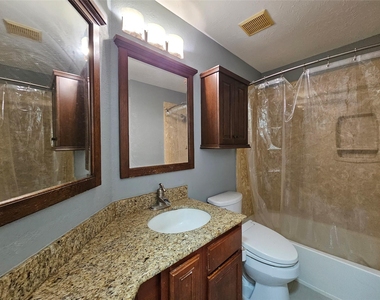 8807 Vista Springs Drive - Photo Thumbnail 17