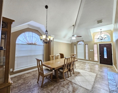 8807 Vista Springs Drive - Photo Thumbnail 6